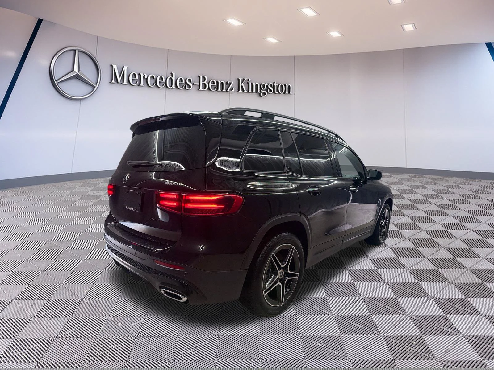 Used 2026 Black Mercedes-Benz GLB 250 image 4