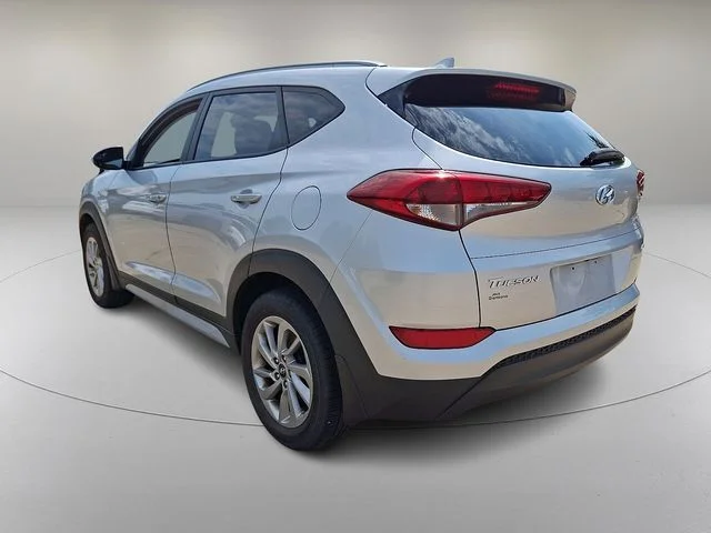 Used 2018 Silver Hyundai SEL image 7