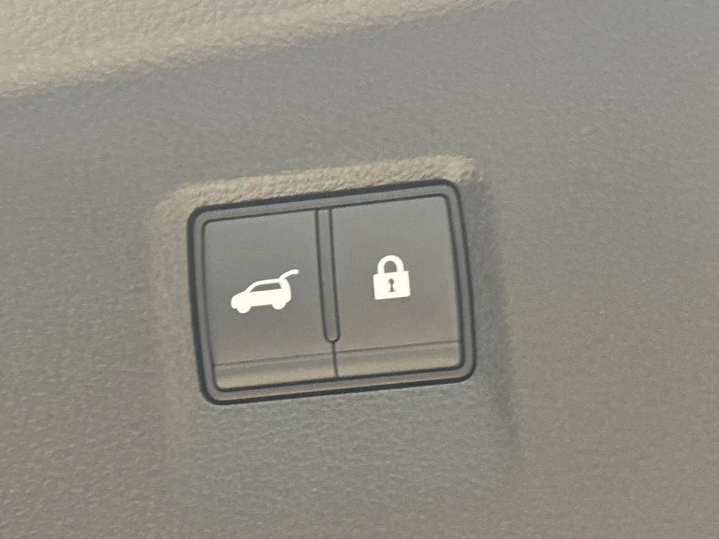 New 2027 WARM TITANIUM INFINITI Luxe FWD image 18