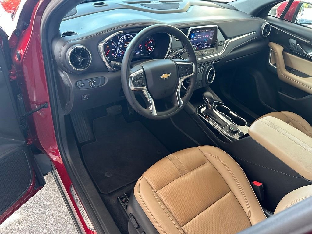 Used 2022 Red Chevrolet Premier image 13