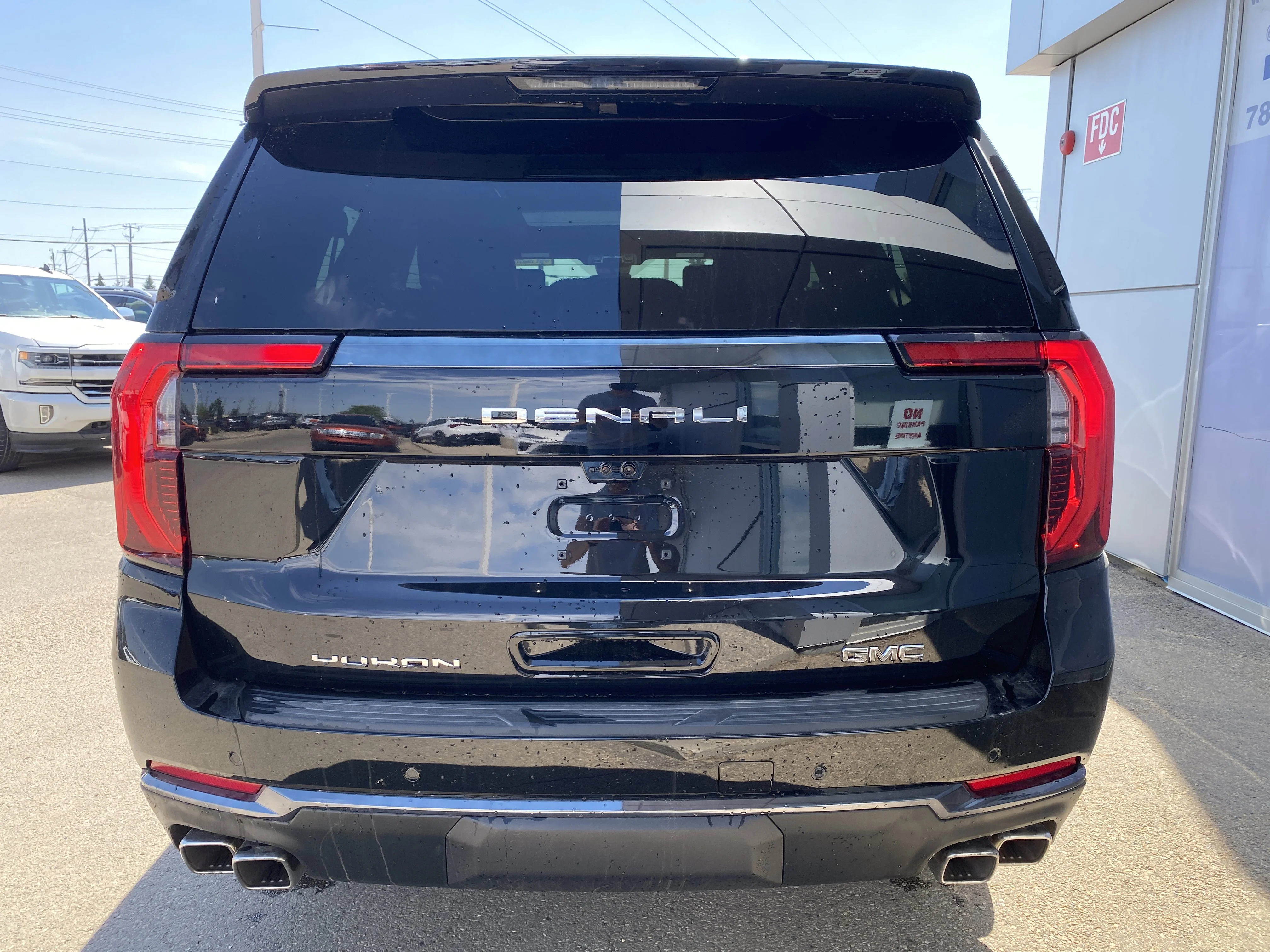 New 2026 ONYX BLACK GMC Denali Ultimate image 5