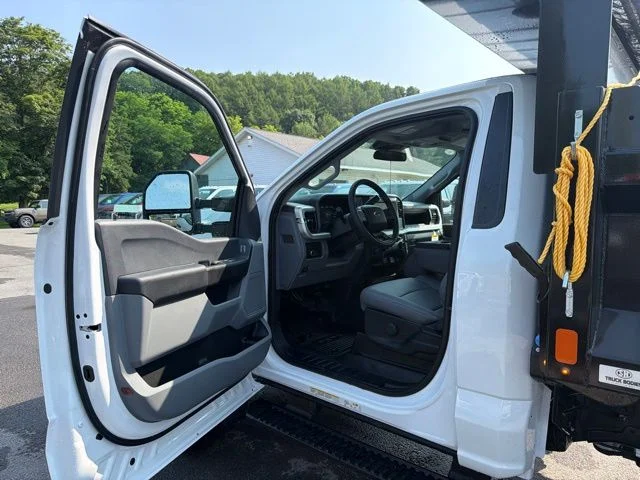 New 2026 Oxford White Ford F-550® XL image 65