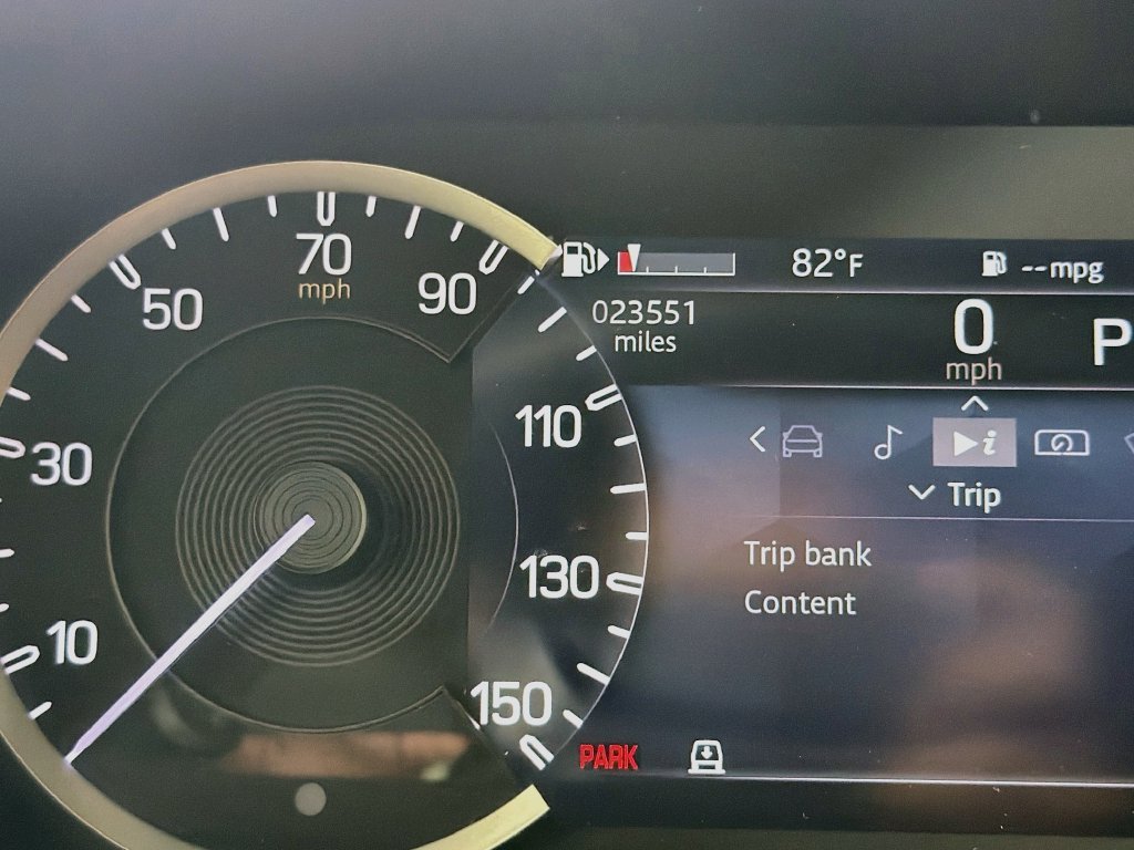 Certified Used 2023 Green Land Rover X-Dynamic SE image 12