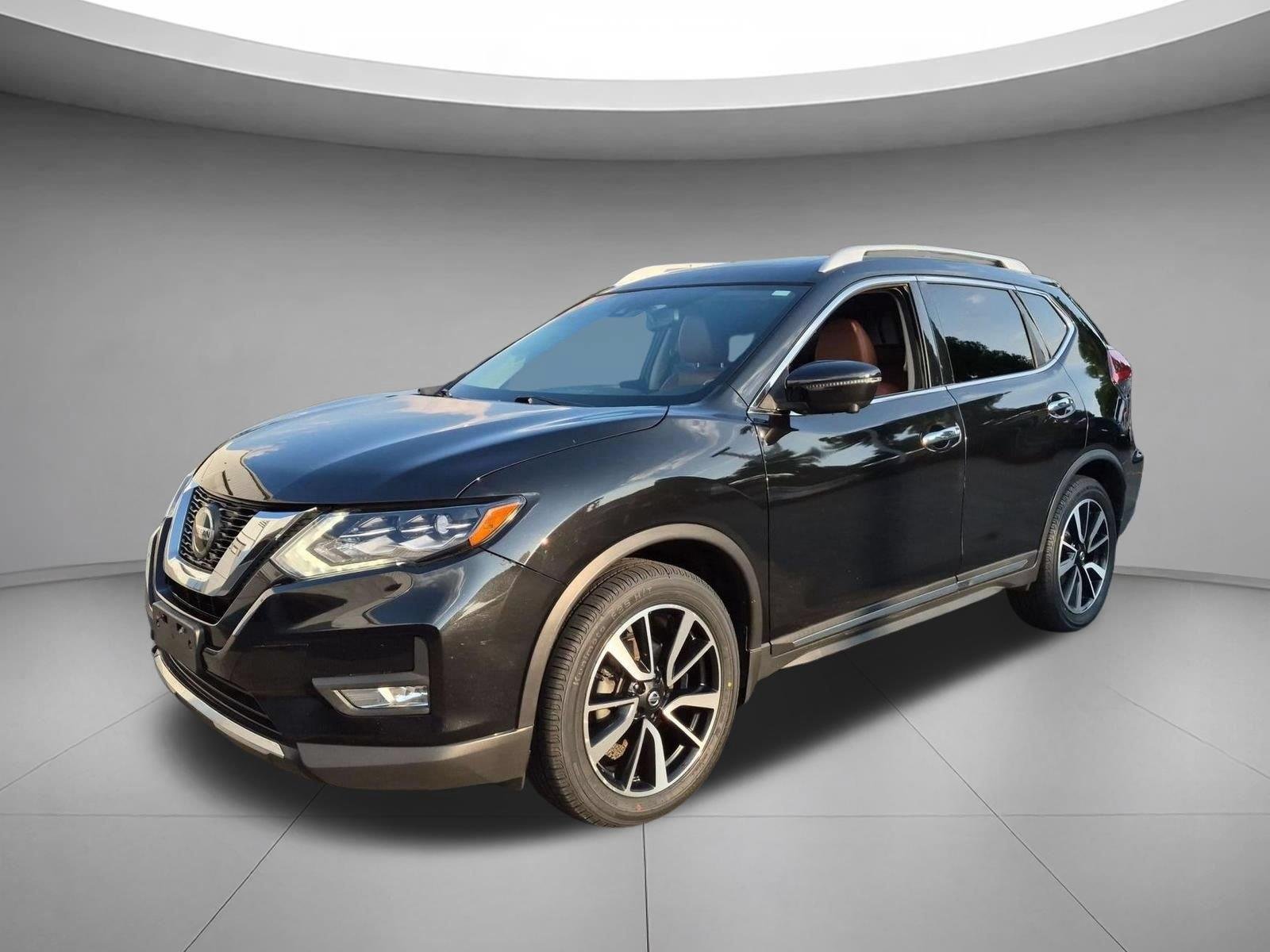 Used 2018 Magnetic Black Nissan SL image 1
