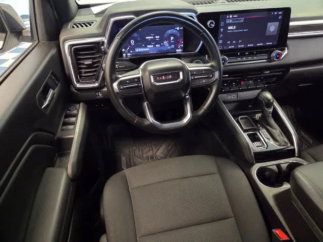 Used 2024 White GMC Elevation image 13