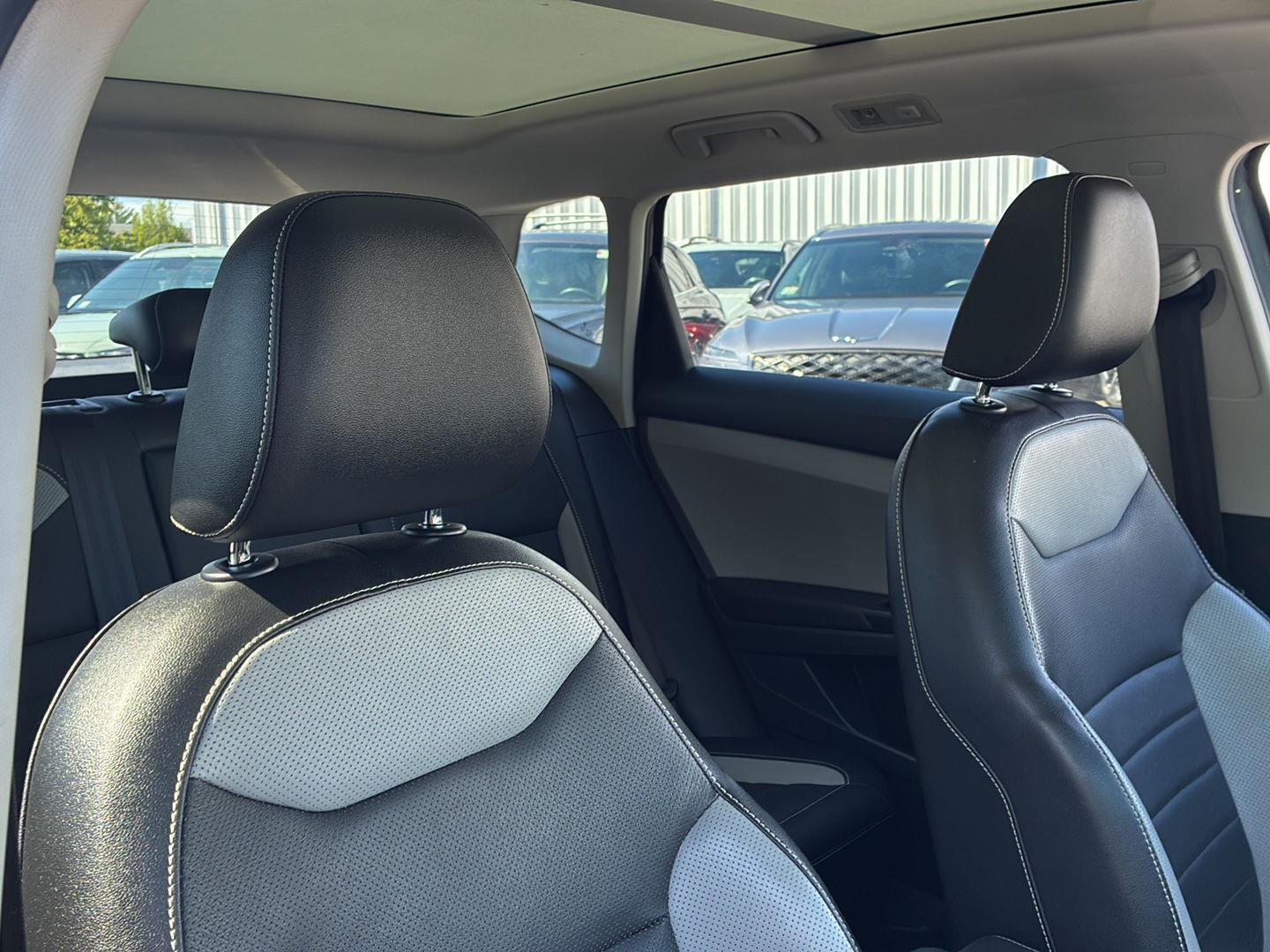 Used 2022 Platinum Gray Metallic Volkswagen SEL image 12