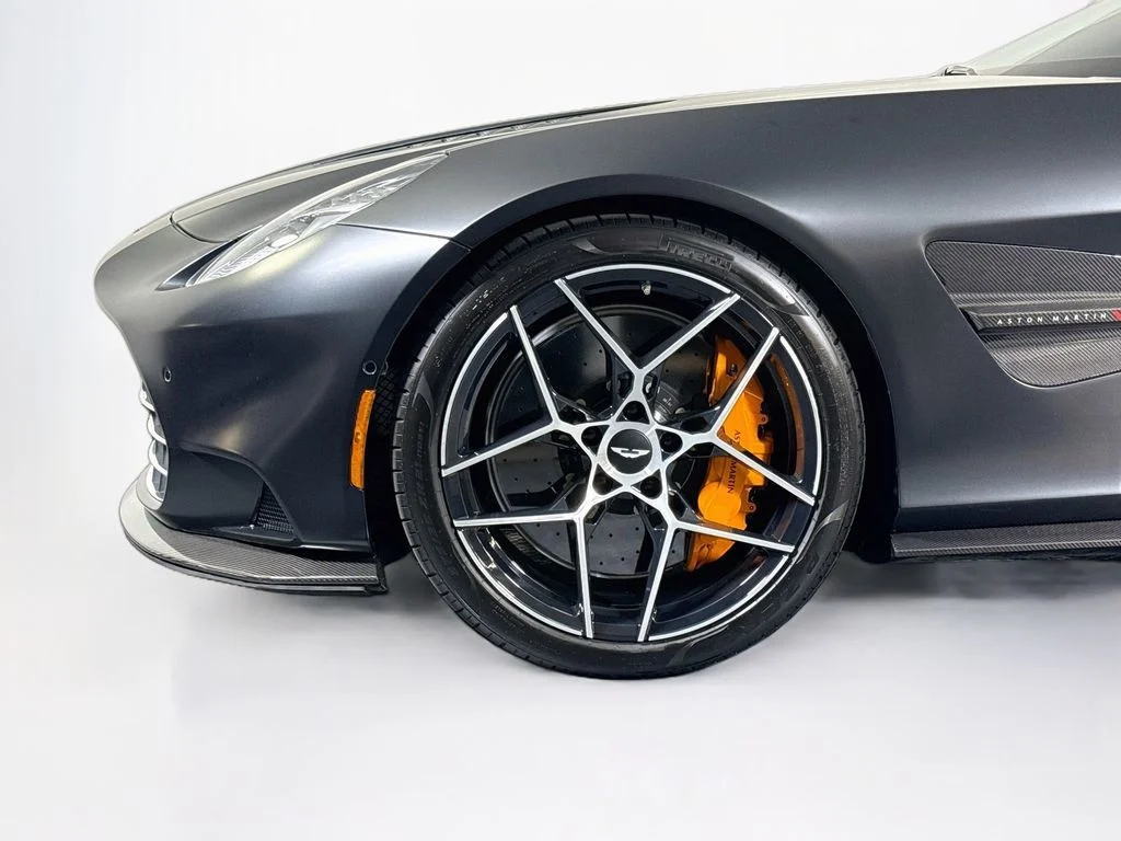 Used 2025 Oberon Black Aston Martin V12 image 27