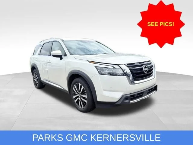 2023 Nissan Pathfinder Platinum 4WD's photo