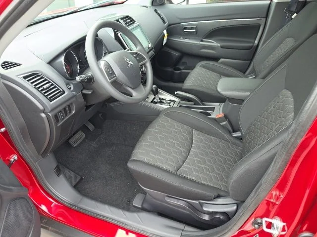 New 2027 Red Diamond Mitsubishi 2.0 ES image 11
