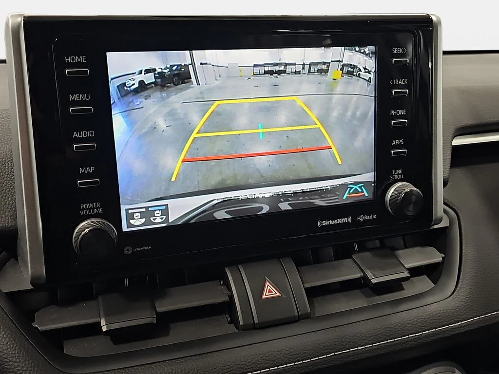Used 2019 White Toyota XLE image 25
