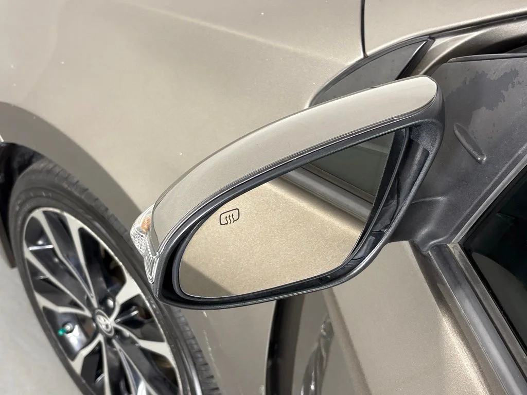 Used 2018 Gray Toyota SE image 11