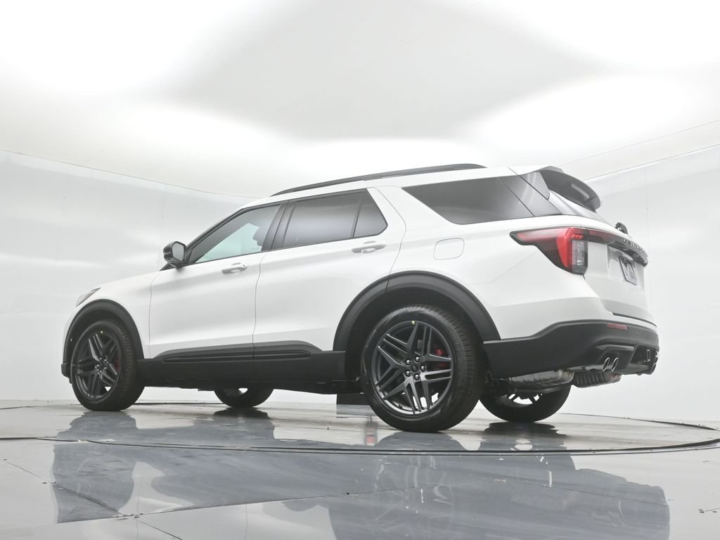 New 2025 Star White Metallic Tri-Coat Ford ST image 56