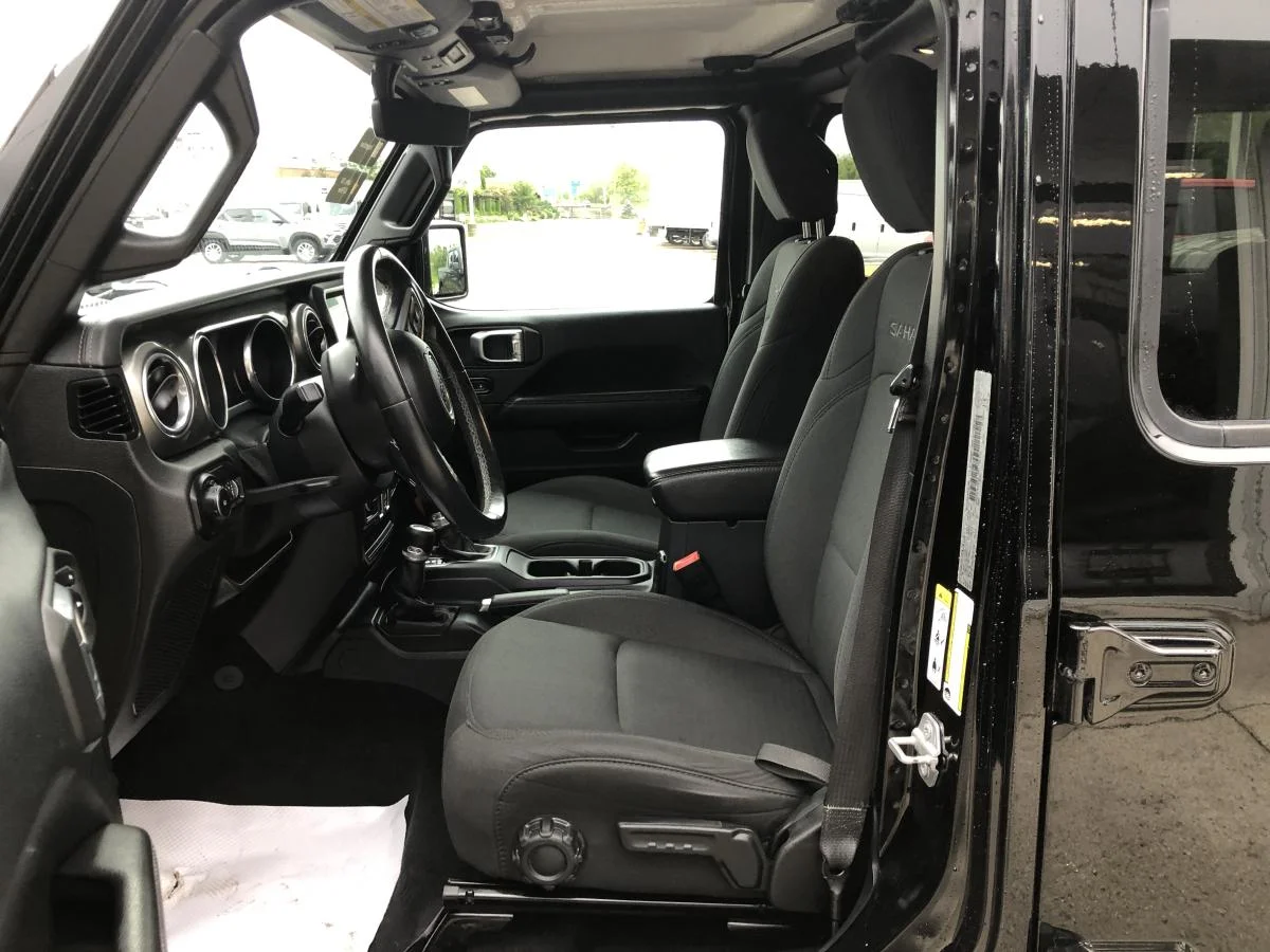 Used 2019 Black Jeep Unlimited Sahara 4x4 image 12