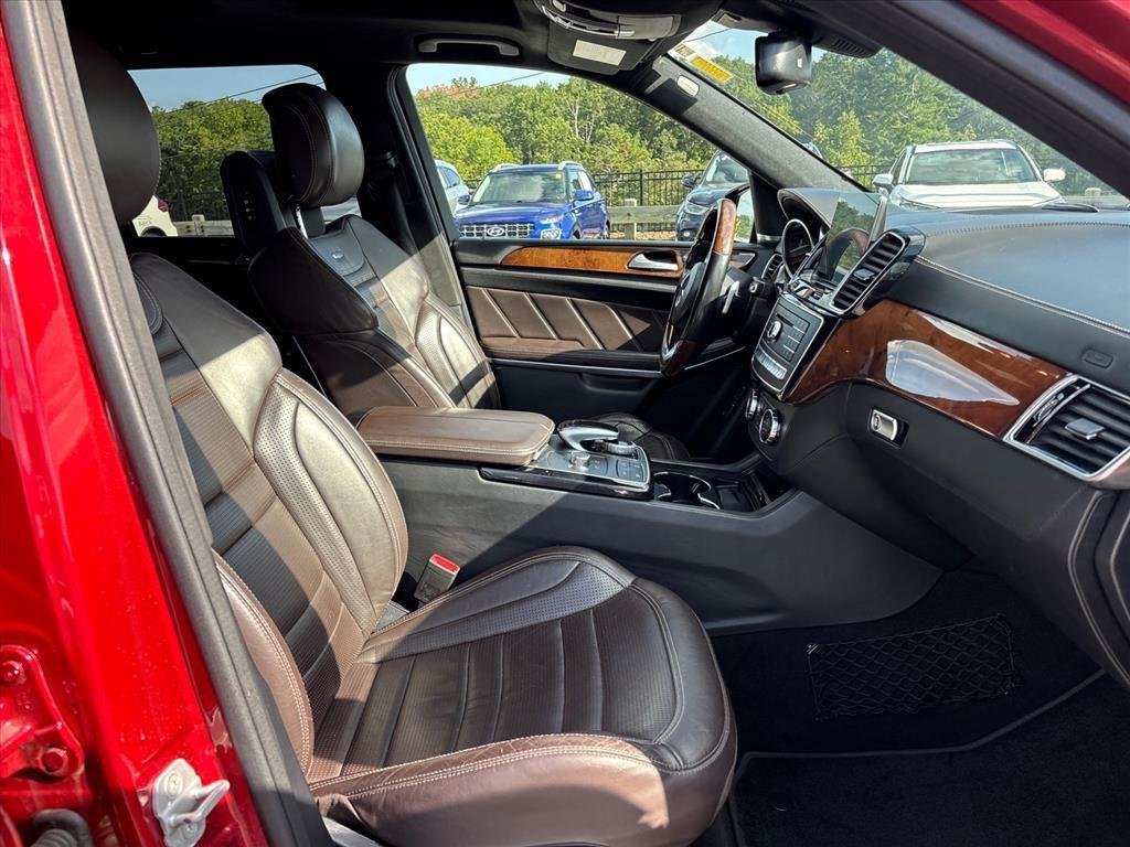 Used 2017 Red Mercedes-Benz 4MATIC® image 30