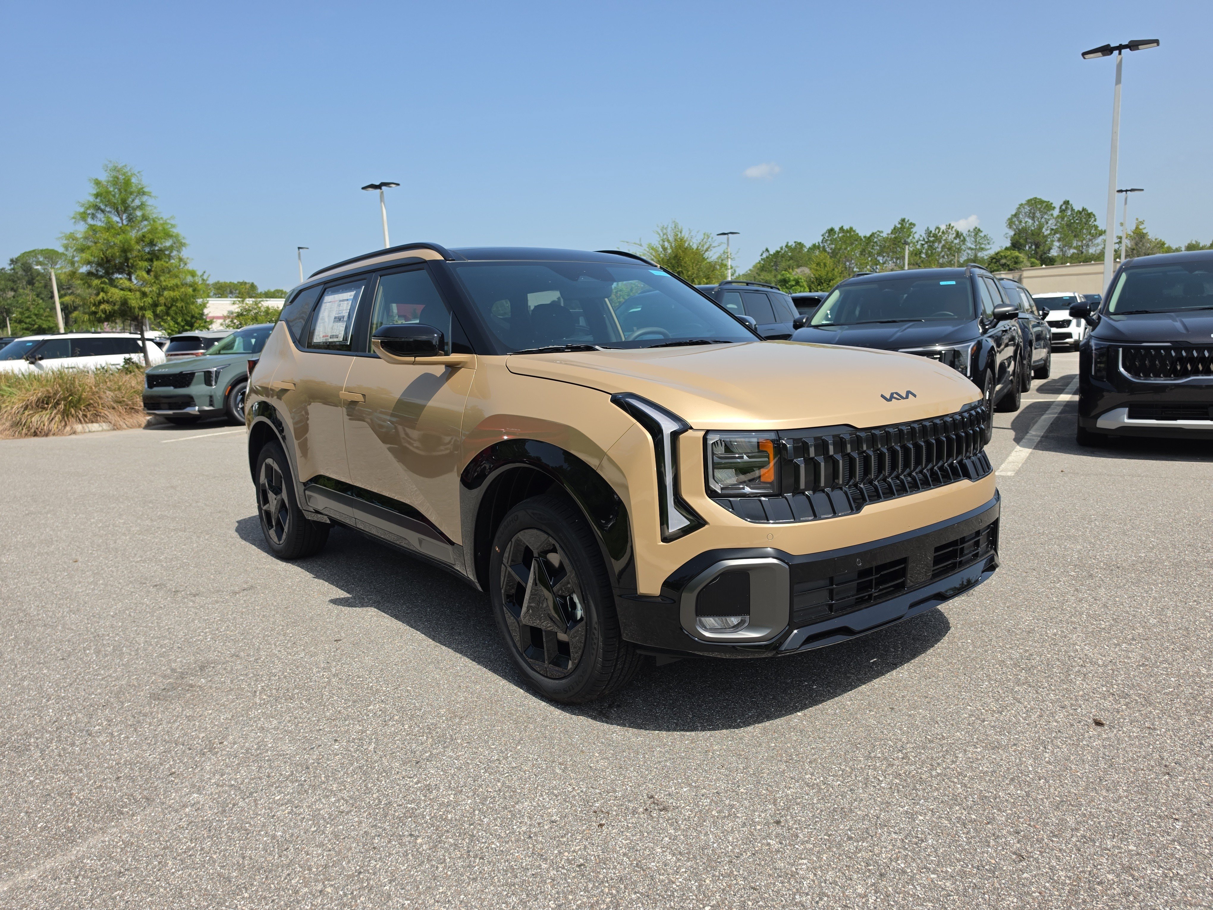 New 2027 Terrain Brown Kia X-Line S image 2