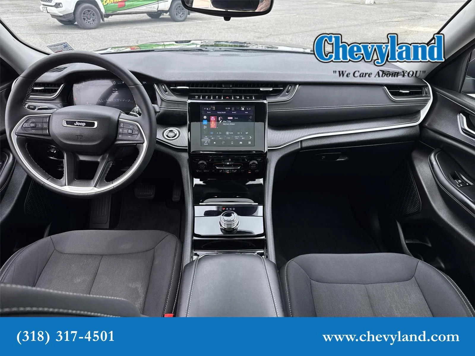 Used 2023 Diamond Black Crystal Pearlcoat Jeep Laredo image 20