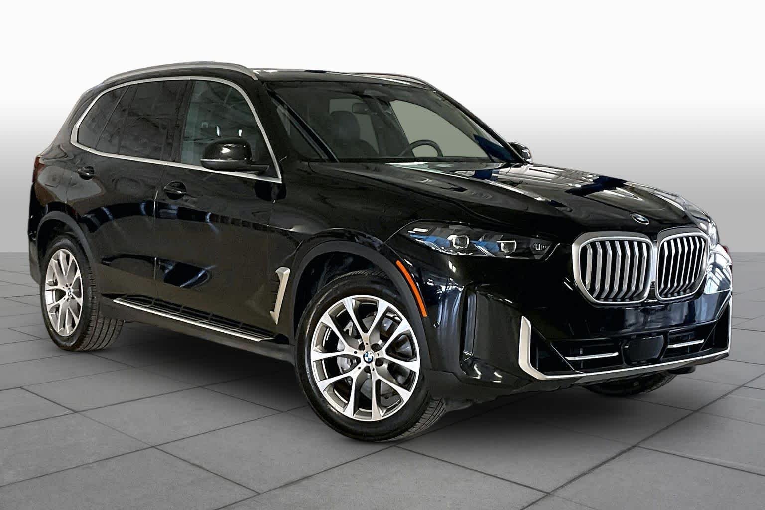 Used 2026 Mineral White Metallic BMW sDrive40i image 2