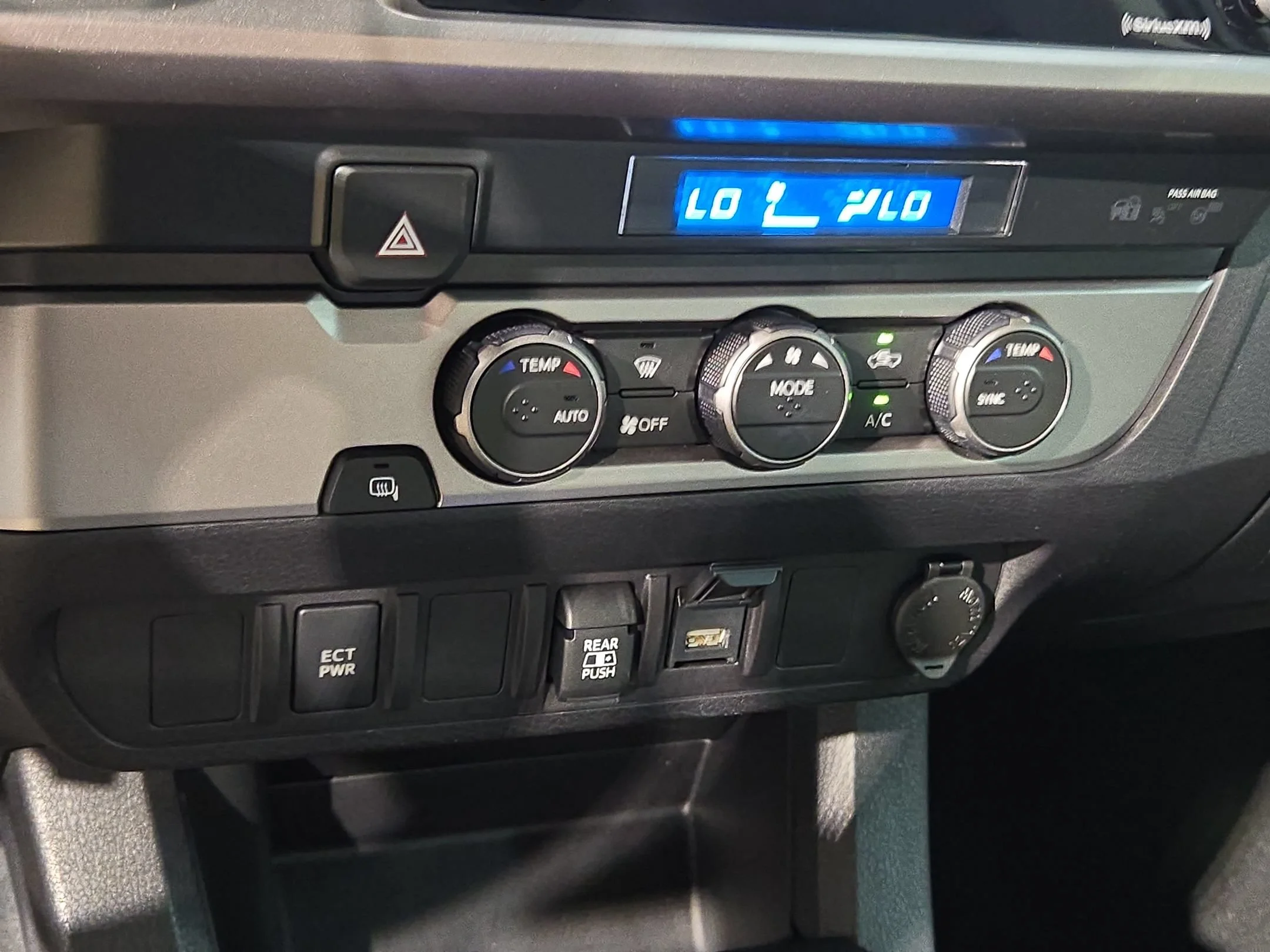 Used 2022 White Toyota SR5 image 30