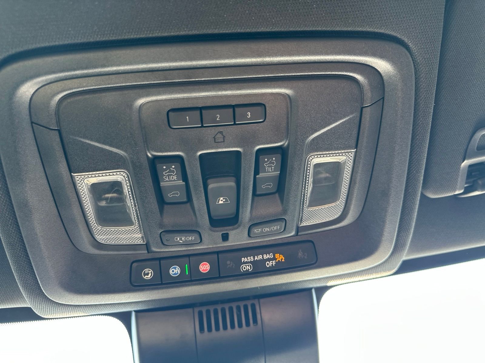 Used 2022 Gray Chevrolet High Country image 92