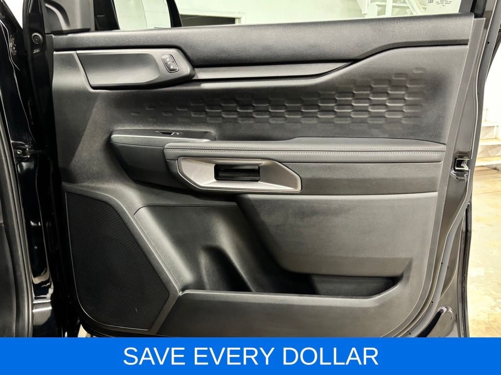 Used 2025 Black Ford XLT image 23