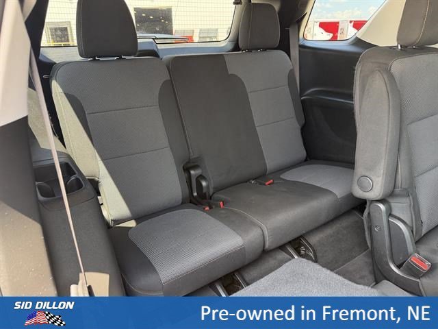 Used 2018 Graphite Metallic Chevrolet LT Cloth image 10