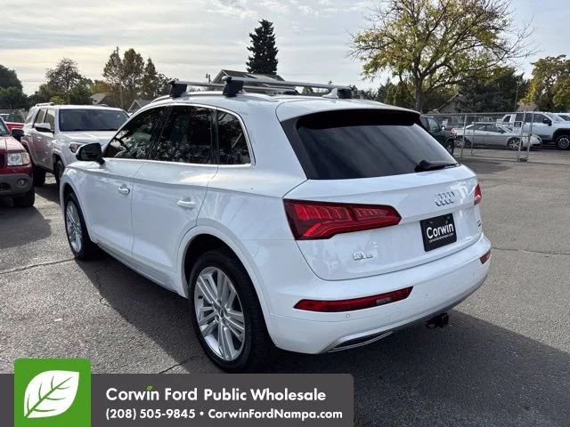 Used 2010 White Audi  image 7