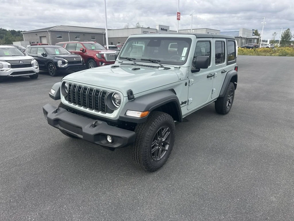 New 2027 Earl Clearcoat Jeep Sport S image 4