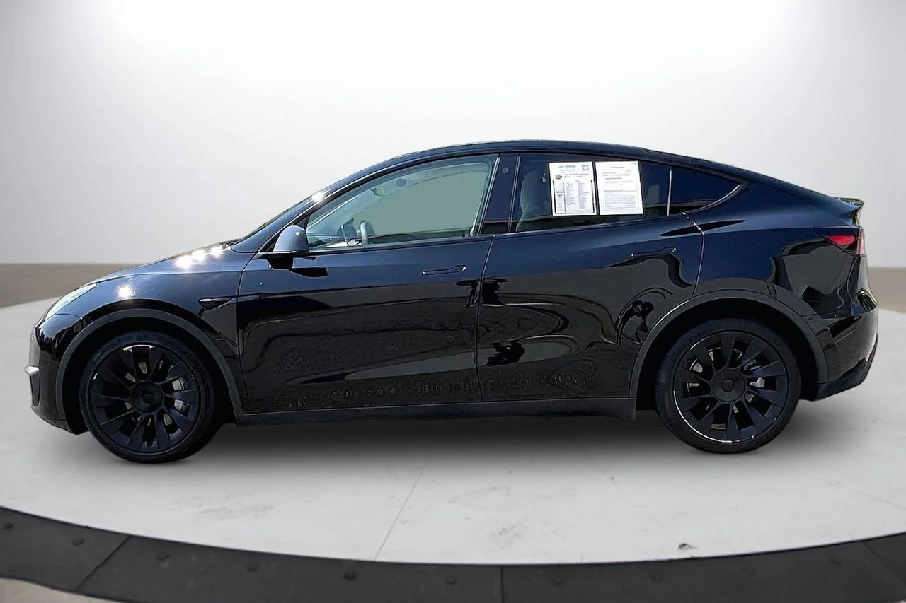 Used 2022  Tesla Long Range image 5