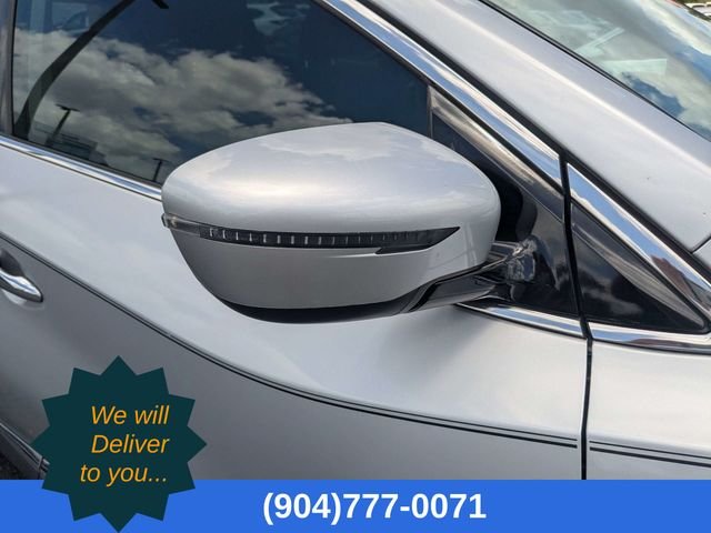Used 2016 Silver Nissan SV image 12