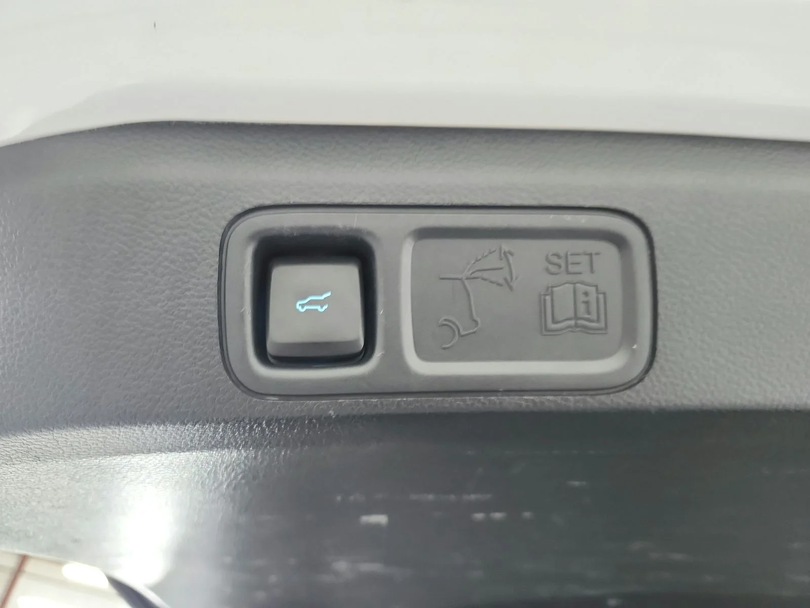 Used 2024 Oxford White Ford Limited image 49