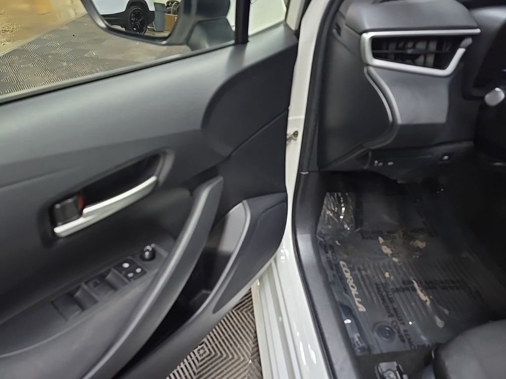 Used 2020 Blizzard Pearl Toyota LE image 27