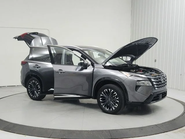 Used 2026 Gray Nissan Platinum image 9