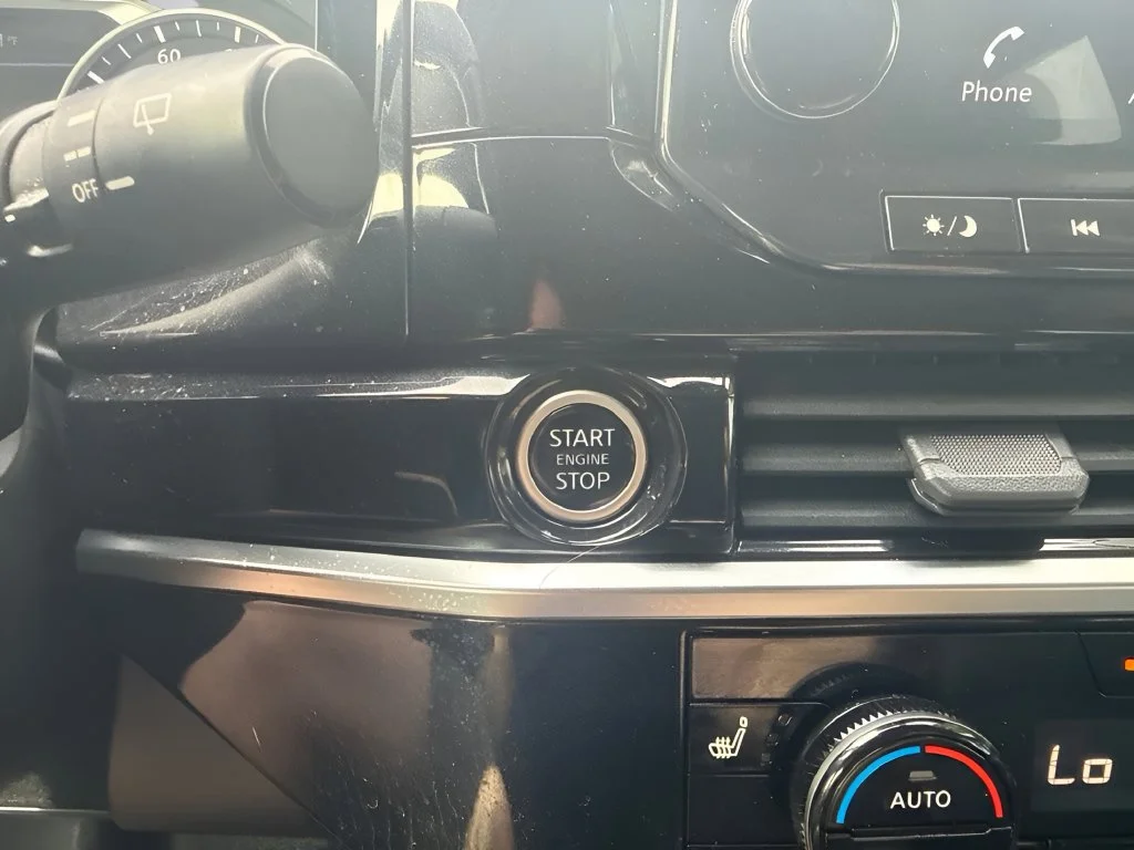 Used 2022  Nissan SL image 39