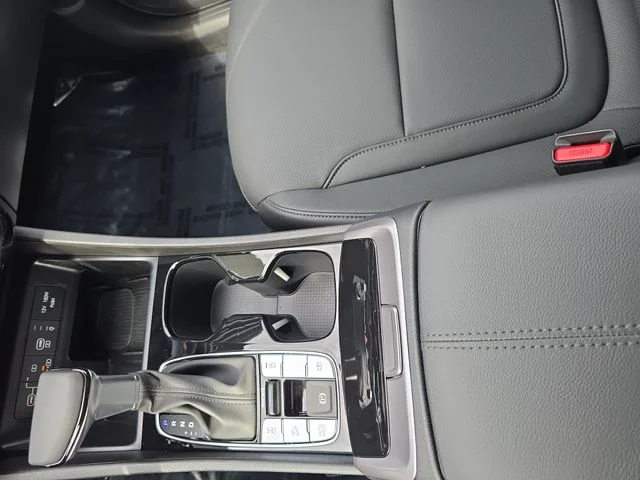 Used 2026 Black Hyundai SEL Premium image 20