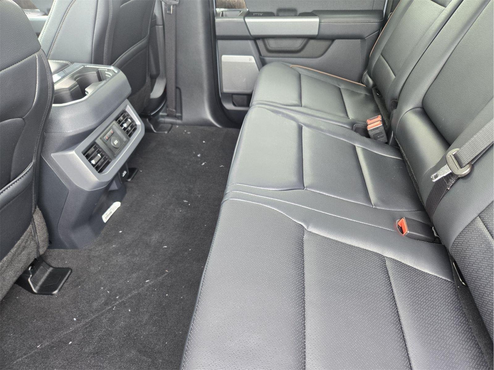 New 2026 Glacier Gray Metallic Tri-Coat Ford F-250® Lariat® image 18