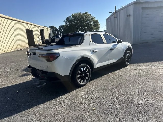 Used 2025 White Hyundai SEL image 5