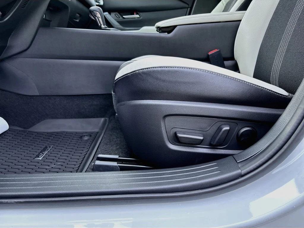 New 2026 Wind Chill Pearl Mazda 2.5 S Preferred AWD image 19