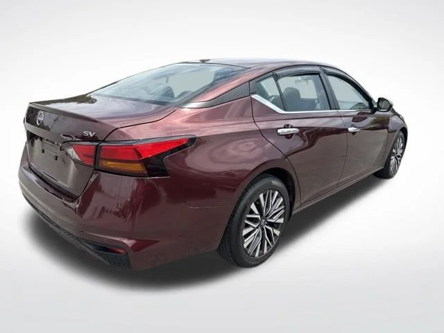 Used 2023 Red Nissan 2.5 SV image 5