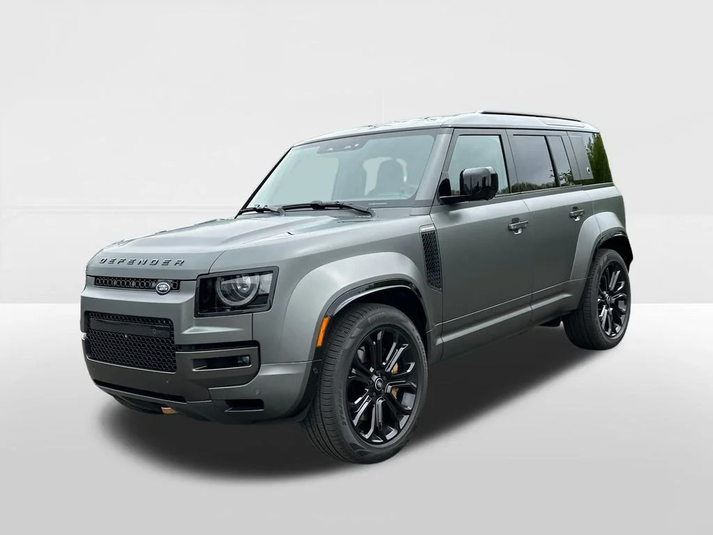 2025 Land Rover Defender 110 Octa Edition One P635's photo