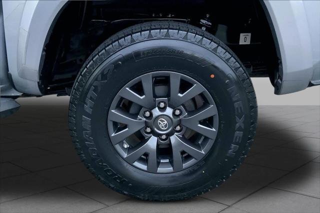 Certified Used 2020 SILVER SKY METALLIC Toyota  image 11