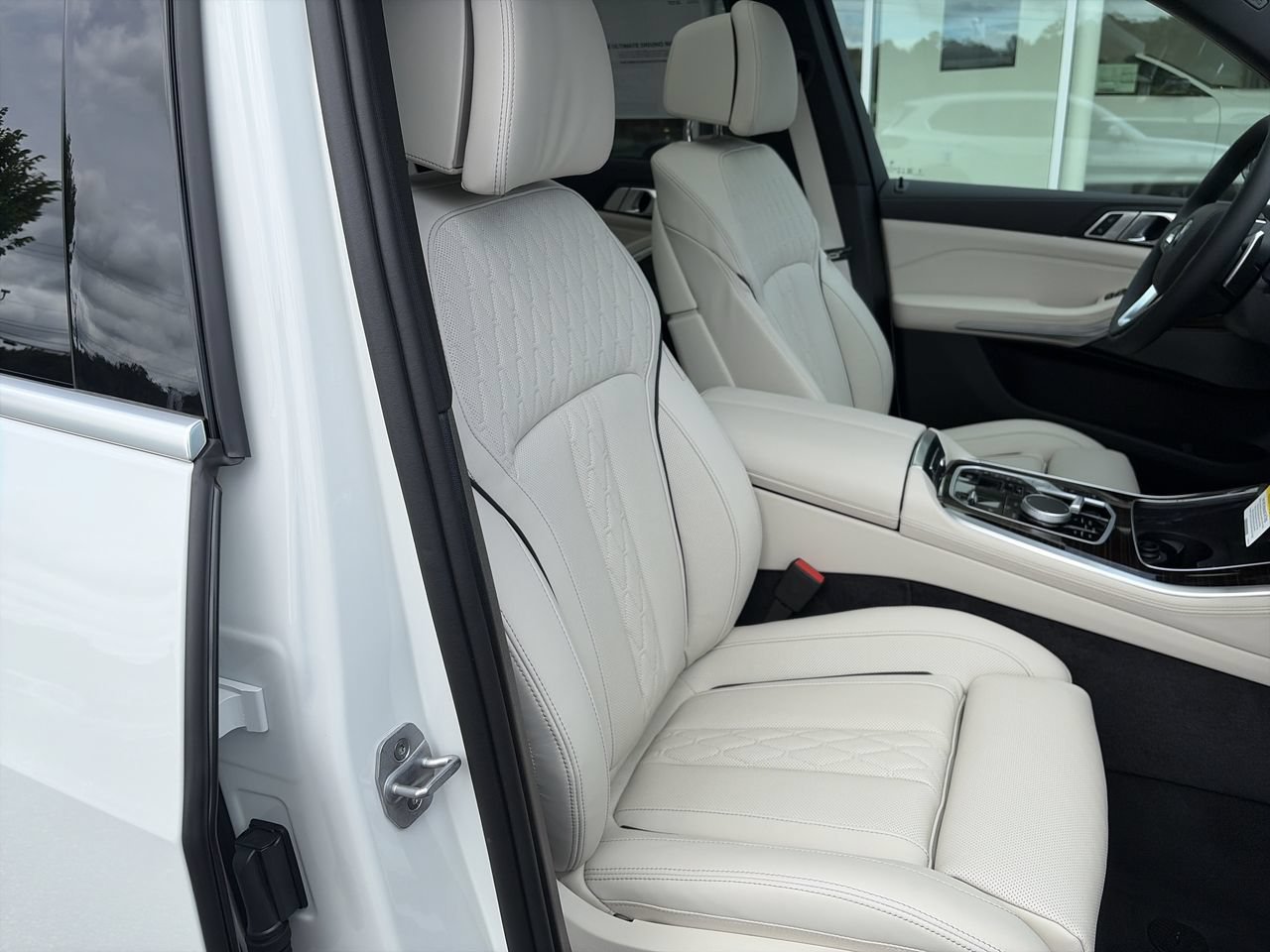 New 2026 Alpine White BMW xDrive50e image 37