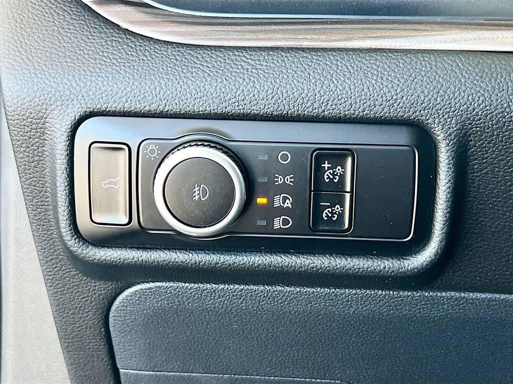2023 Ford Explorer Limited - Photo 10