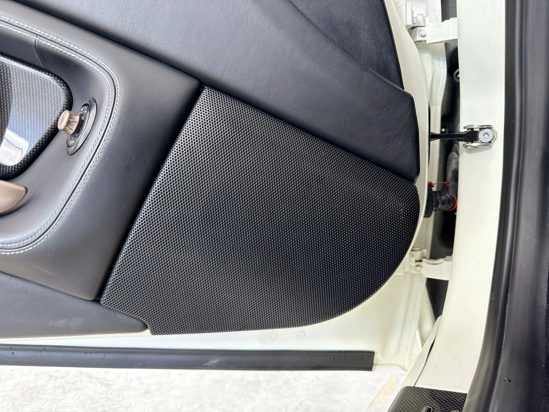 Used 2010 Bianco Avus Ferrari Base image 16