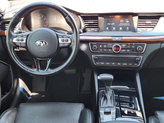 Used 2018 Snow White Pearl Kia Premium image 30