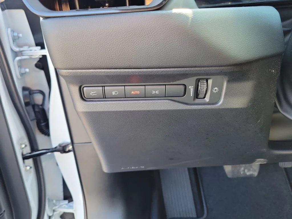 New 2026 White Knuckle Exterior Paint Dodge R/T Plus image 11