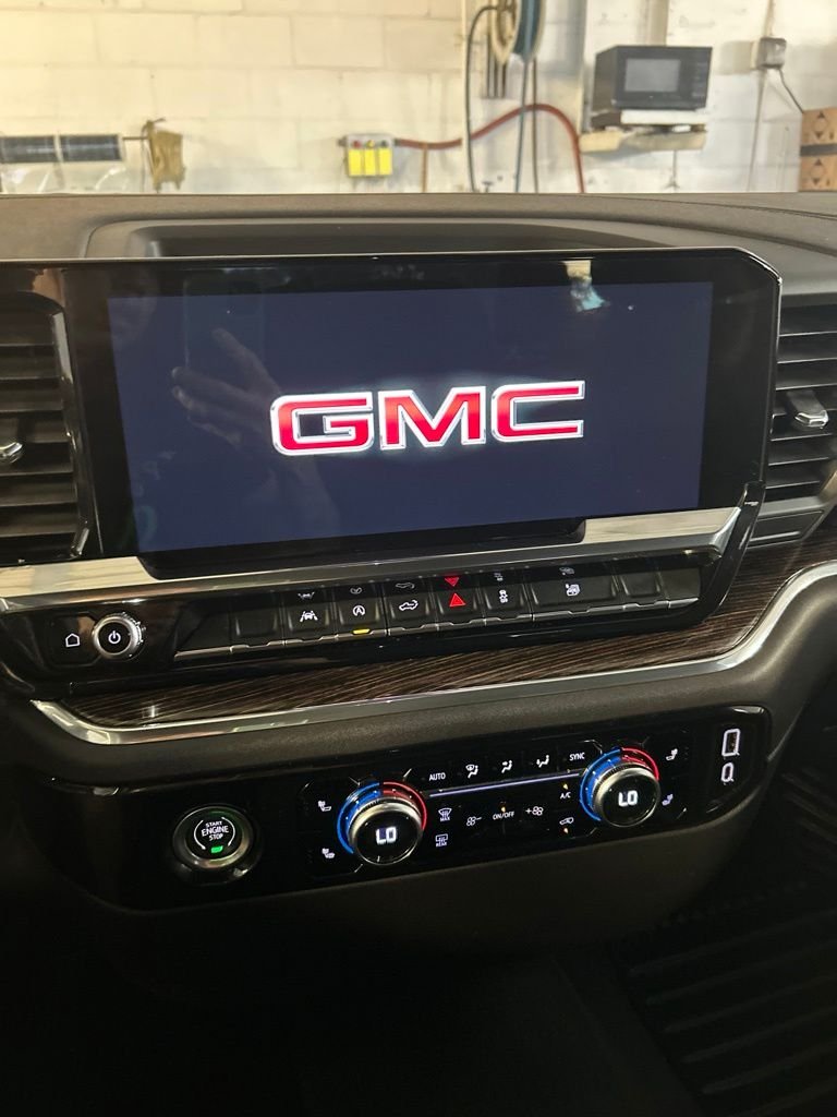Used 2023 Blue GMC Elevation image 17