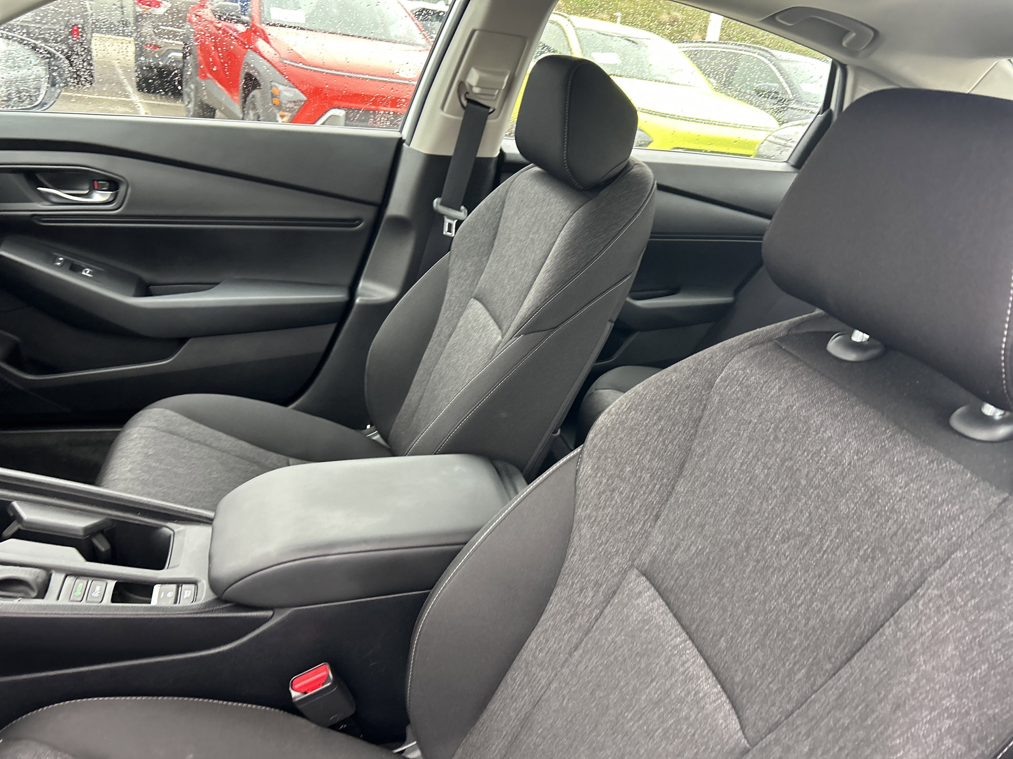 2025 Honda Accord SE - Photo 38