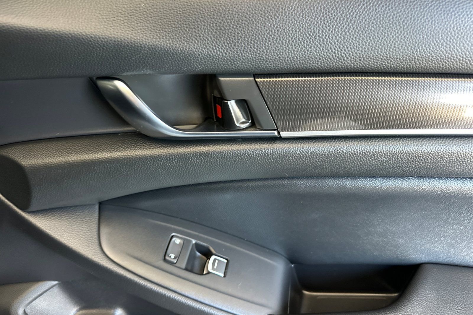 Used 2022  Honda Sport image 18