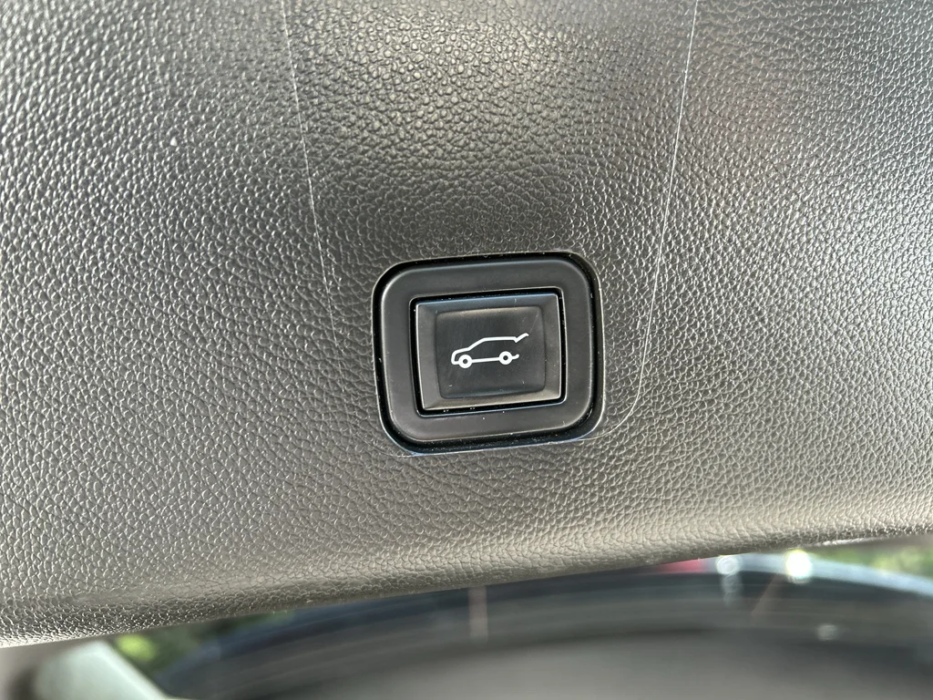 Used 2021 MOSAIC BLACK METALLIC Chevrolet RS image 11