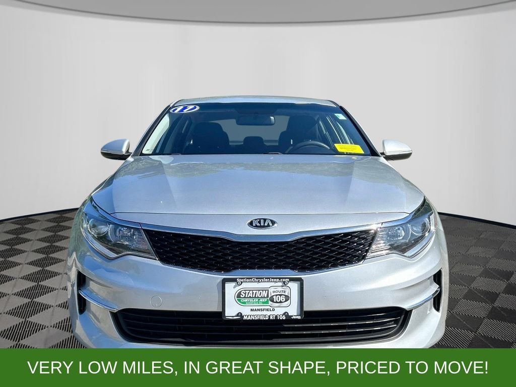 Used 2017 Silver Kia LX image 8